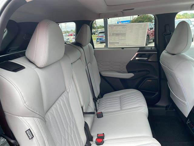 New 2025 Mitsubishi Outlander AWD image 11