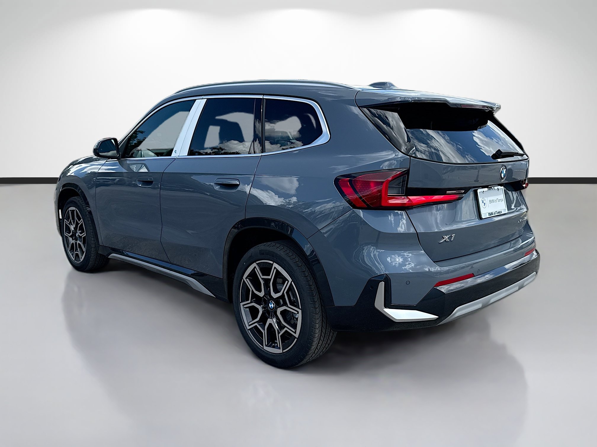 New 2026 BMW X1 xDrive28i w/ Convenience Package AWD/4WD image 5