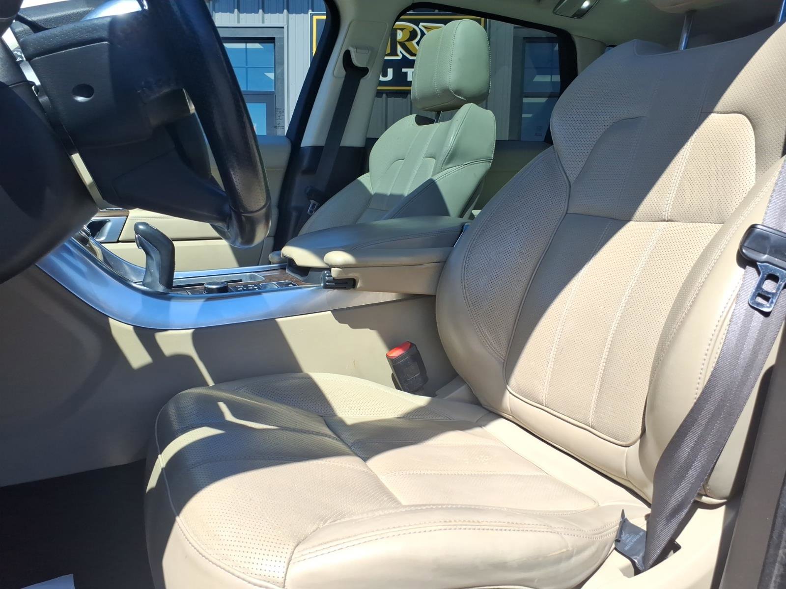 Used 2015 Land Rover Range Rover Sport HSE image 9