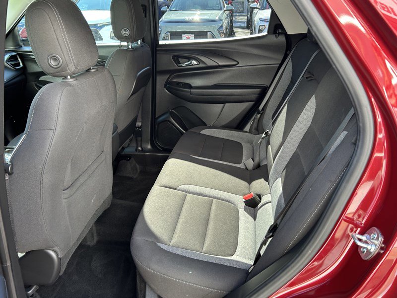 Used 2025 Chevrolet TrailBlazer LT w/ Convenience Package AWD/4WD image 14