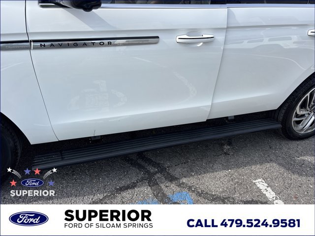 Used 2025 Lincoln Navigator Reserve AWD/4WD image 16