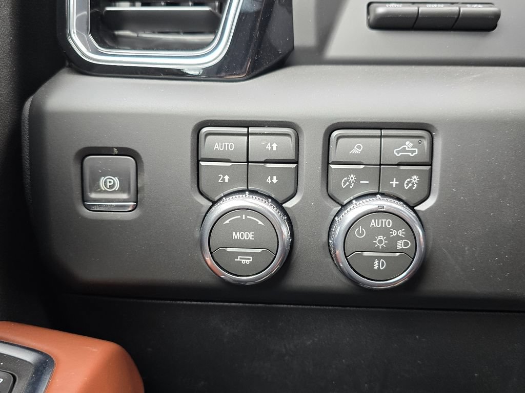 Used 2026 GMC Sierra 2500 Denali Ultimate w/ Snow Plow Prep/Camper Package AWD/4WD image 19