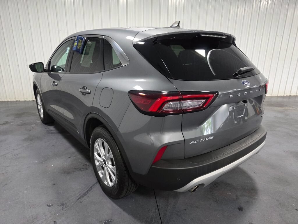 Used 2023 Ford Escape Active w/ Tech Pack #1 FWD image 3