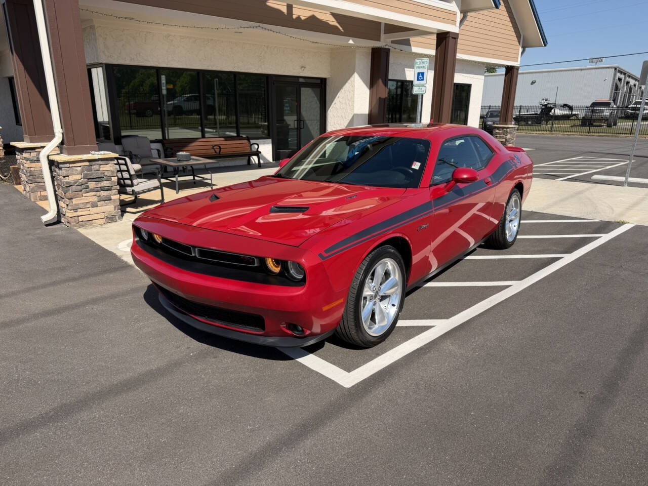Used 2015 Dodge Challenger R/T Plus RWD image 2