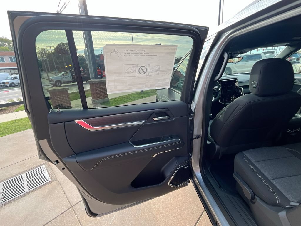 New 2026 GMC Acadia Elevation w/ LPO, Floor Liner Package AWD/4WD image 30