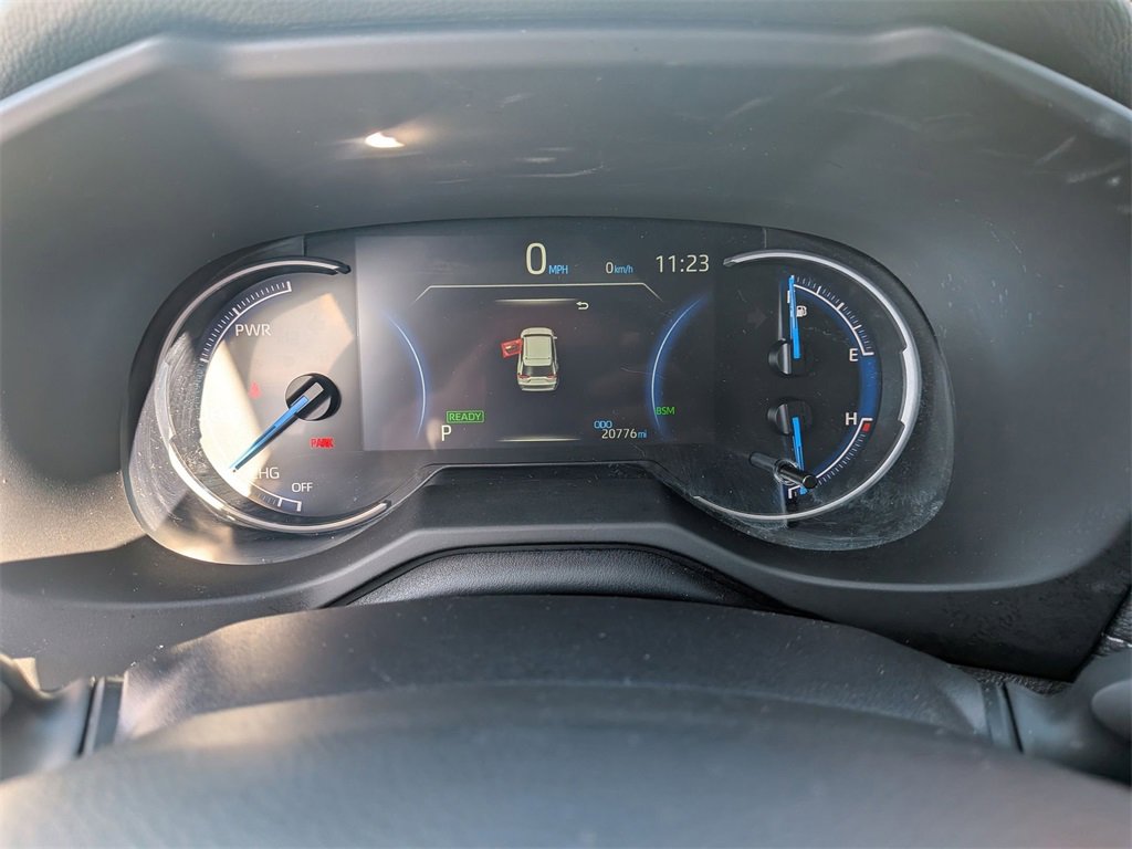 Used 2025 Toyota RAV4 XLE image 16