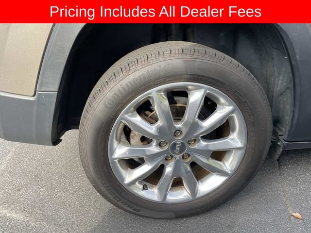 Used 2017 Jeep Cherokee Limited FWD image 11