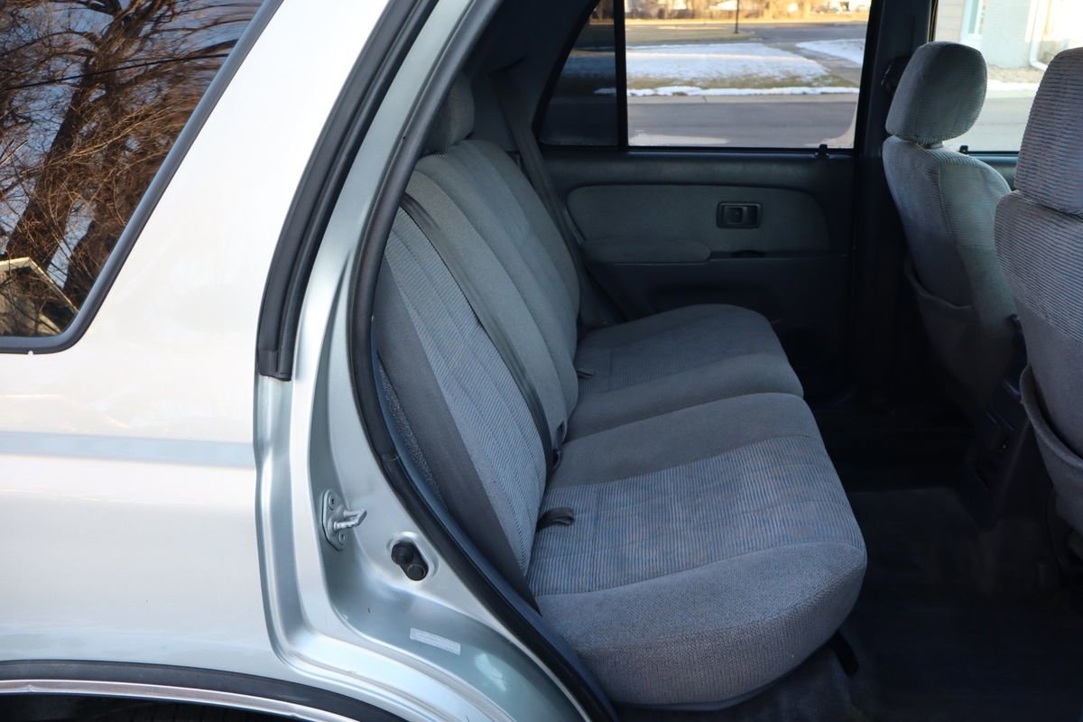Used 2000 Toyota 4Runner SR5 image 21