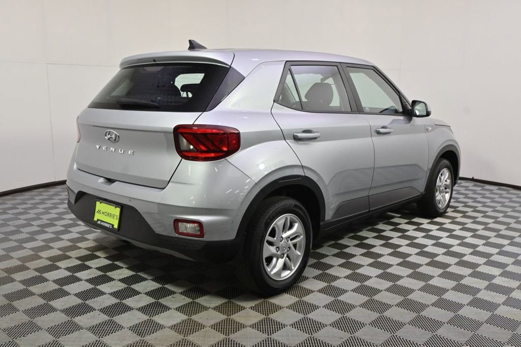 Used 2021 Hyundai Venue SE image 7