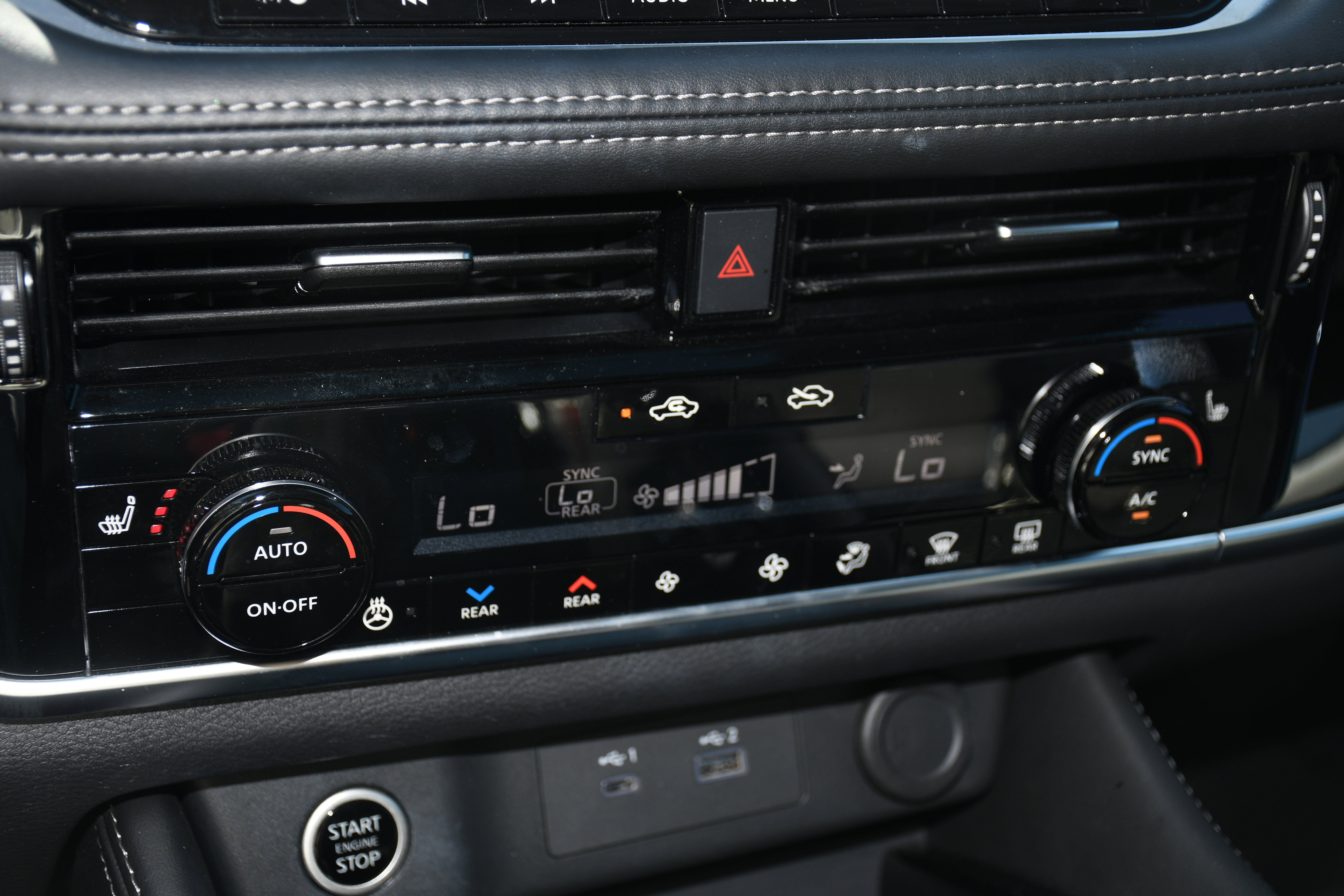 Used 2023 Nissan Rogue SL w/ SL Premium Package image 16