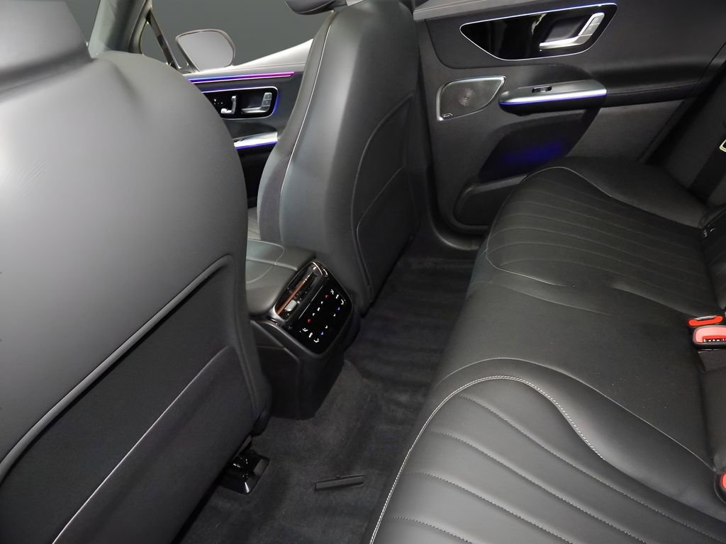 Used 2023 Mercedes-Benz EQE 350+ 4MATIC SUV w/ Pinnacle Trim Package image 33