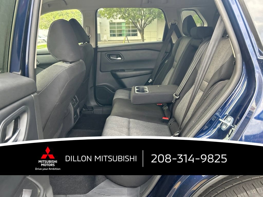 Used 2025 Nissan Rogue SV AWD/4WD image 9