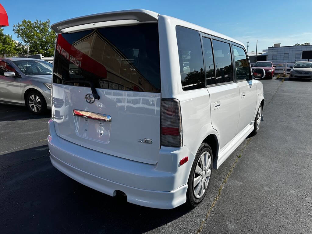 Used 2005 Scion xB FWD image 7