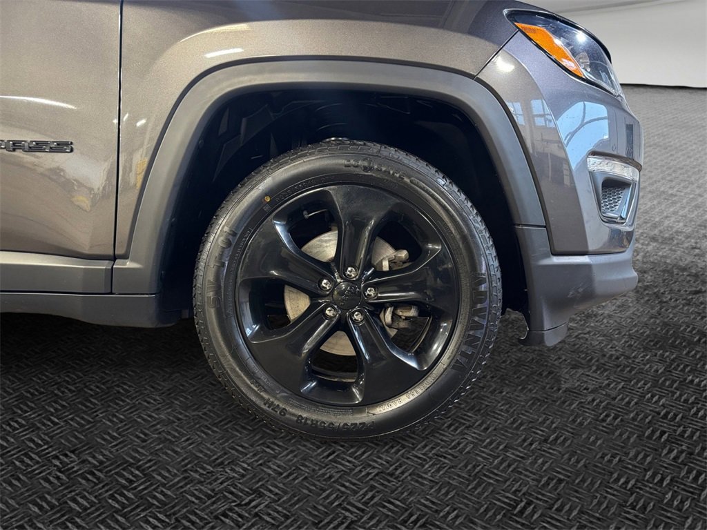 Used 2020 Jeep Compass Latitude image 11