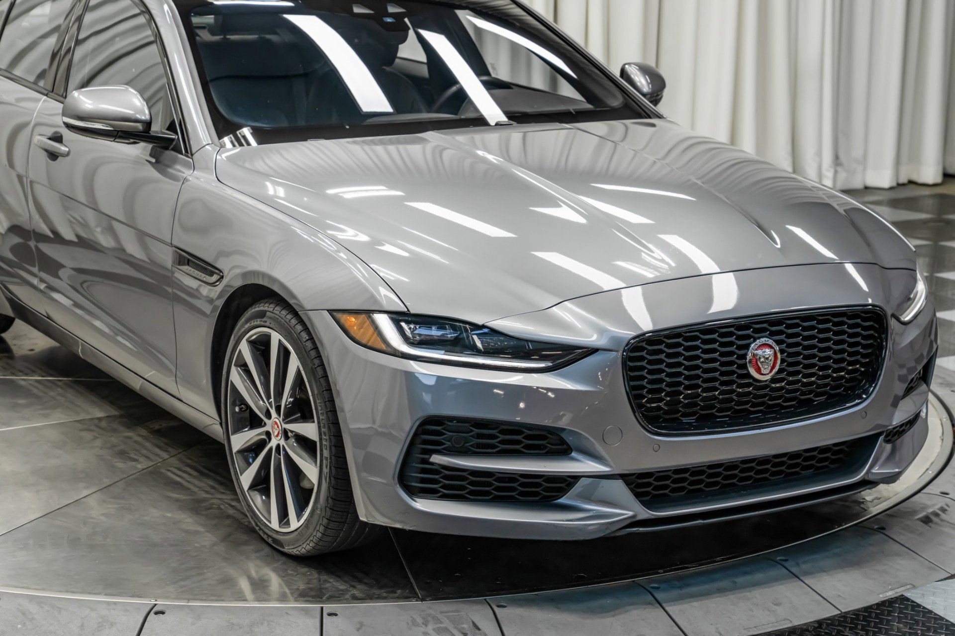 Used 2020 Jaguar XE S image 38
