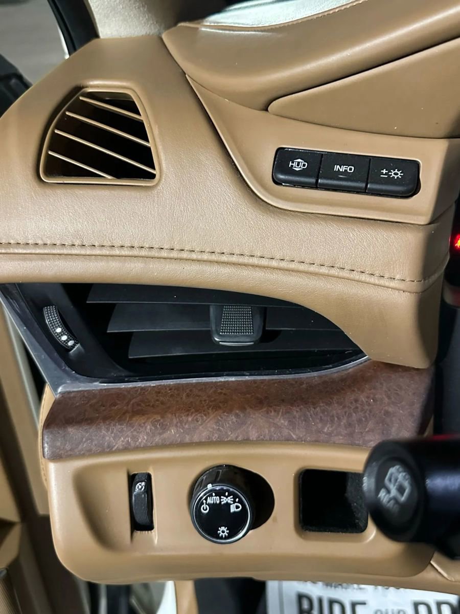 Used 2015 Cadillac Escalade Platinum image 43