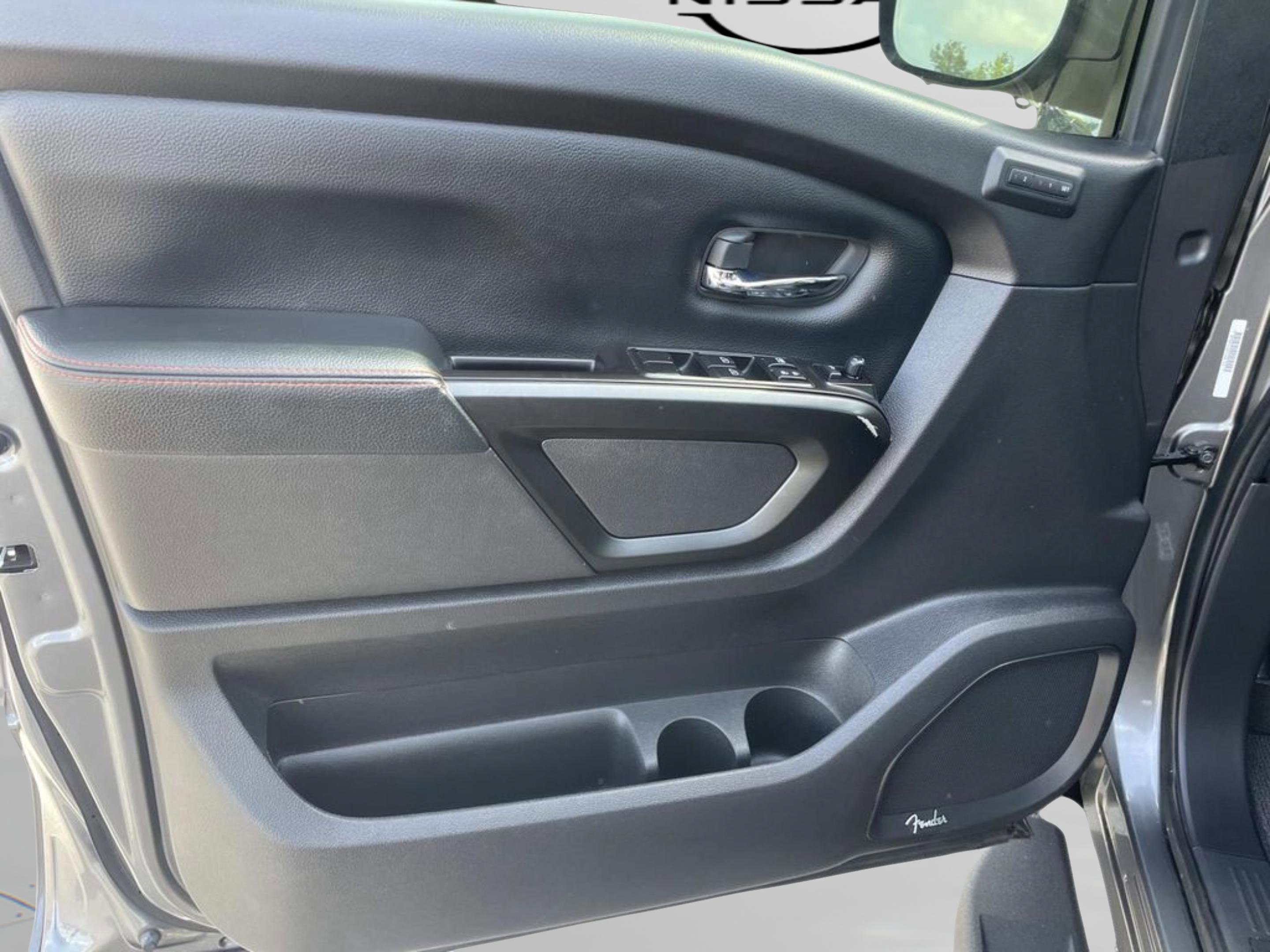 Used 2021 Nissan Titan PRO-4X w/ Pro-4x Convenience Package AWD/4WD image 23