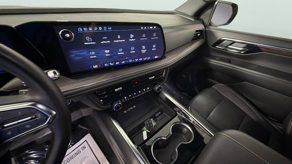 Certified 2025 Chevrolet Suburban Premier AWD/4WD image 19