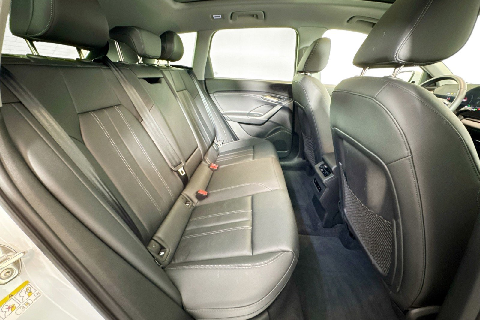 Used 2025 Audi Q6 e-tron Premium w/ Convenience Package image 25