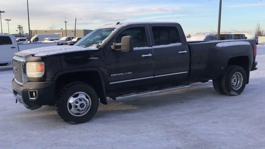 Used 2015 GMC Sierra 3500 Denali image 4