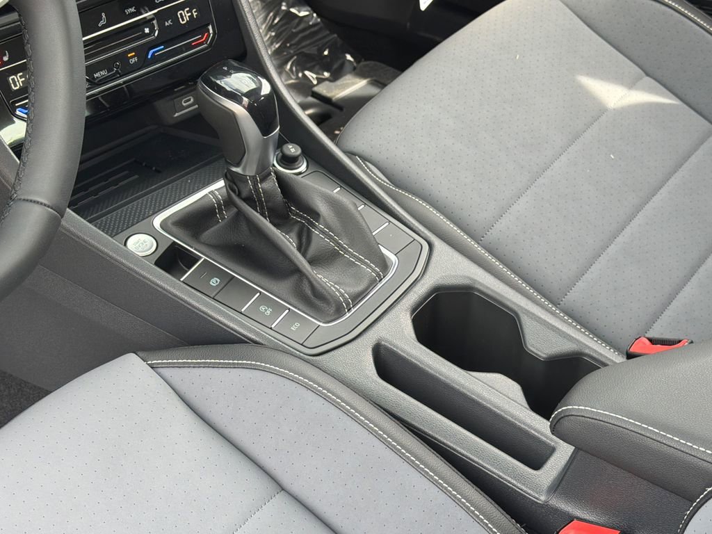 New 2026 Volkswagen Jetta SE FWD image 25