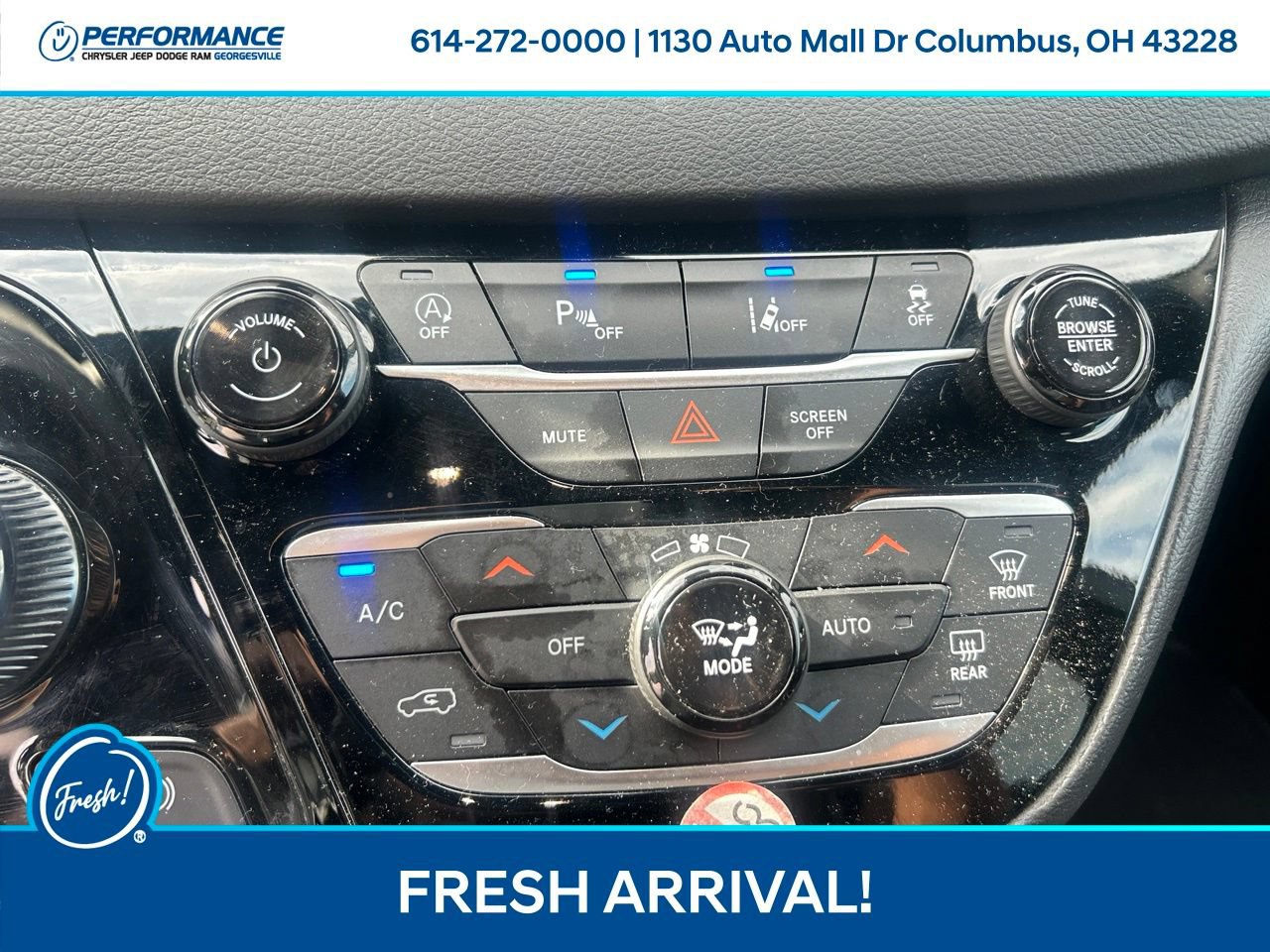 Used 2025 Chrysler Pacifica Select FWD image 26