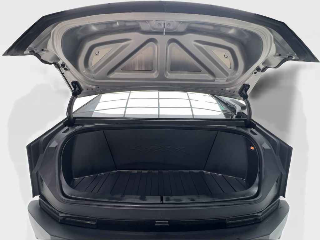 Used 2024 Tesla Cybertruck AWD Crew Cab image 18