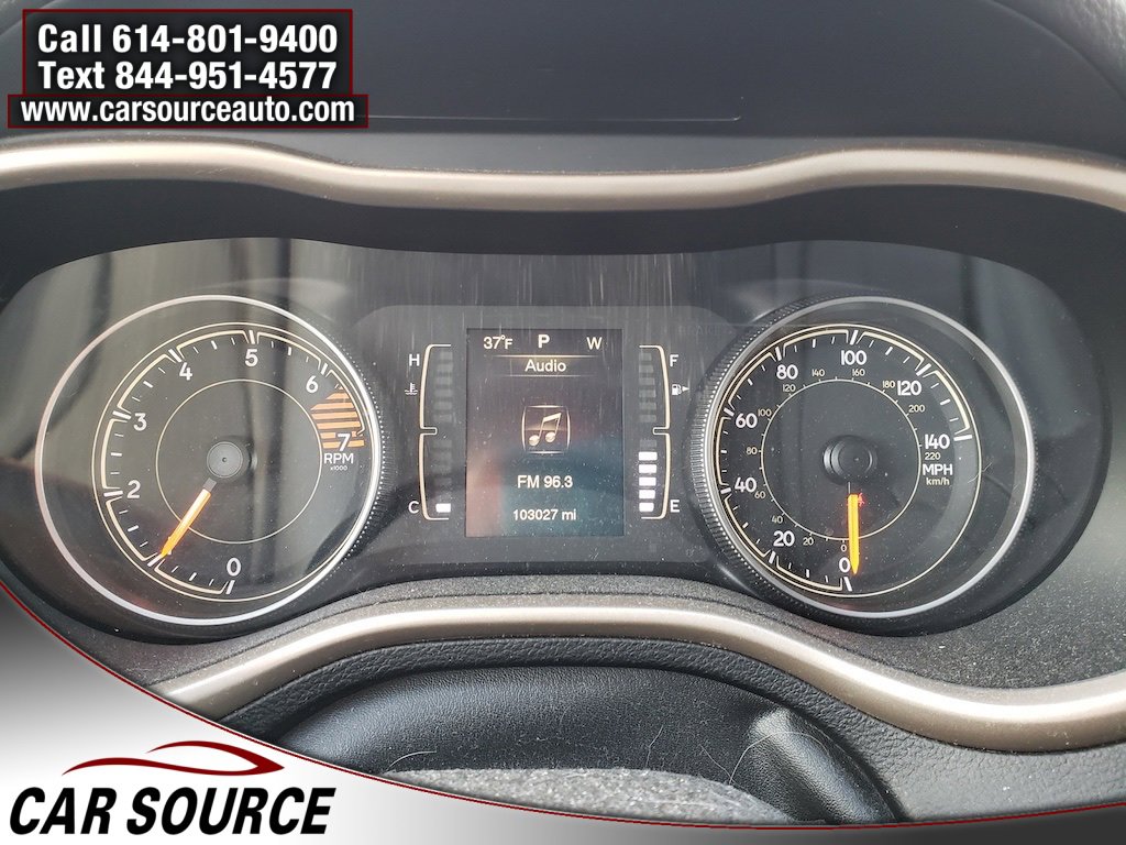 Used 2016 Jeep Cherokee Latitude w/ Cold Weather Group image 18