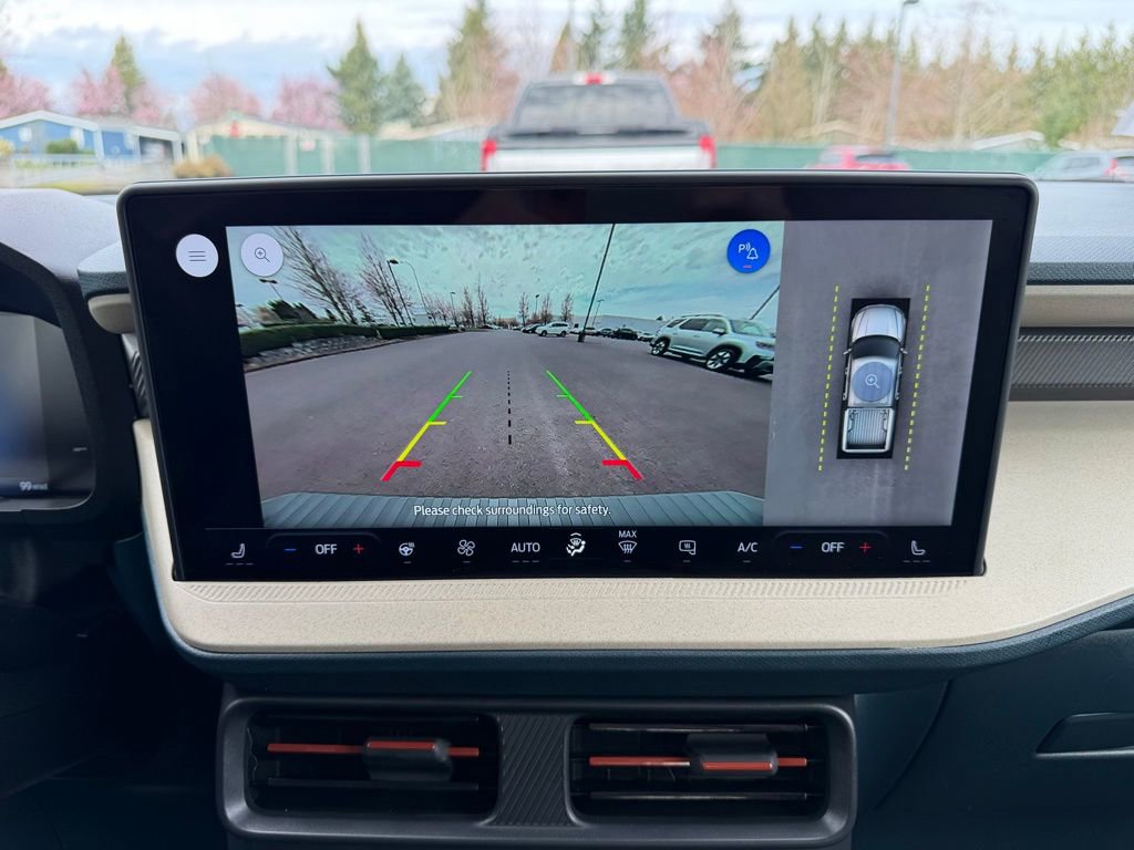 Used 2025 Ford Maverick Lariat w/ 4K Tow Package image 25