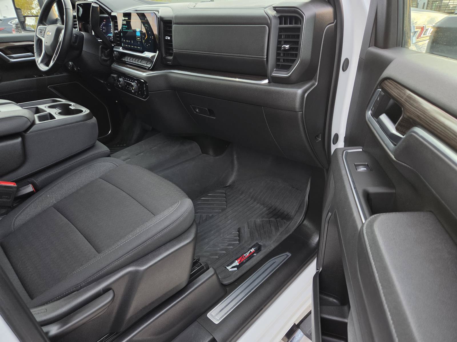 Used 2025 Chevrolet Silverado 2500 LT AWD/4WD image 10