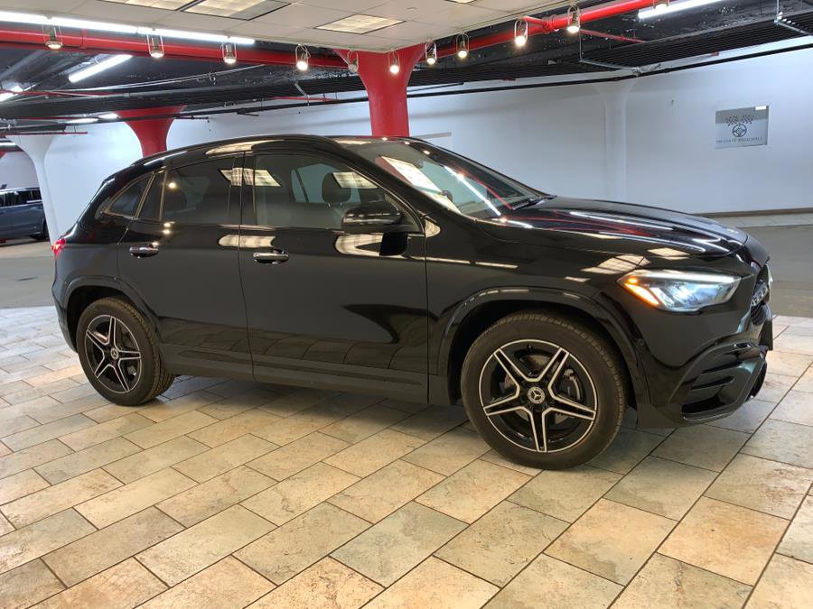 Used 2025 Mercedes-Benz GLA 250 4MATIC image 9