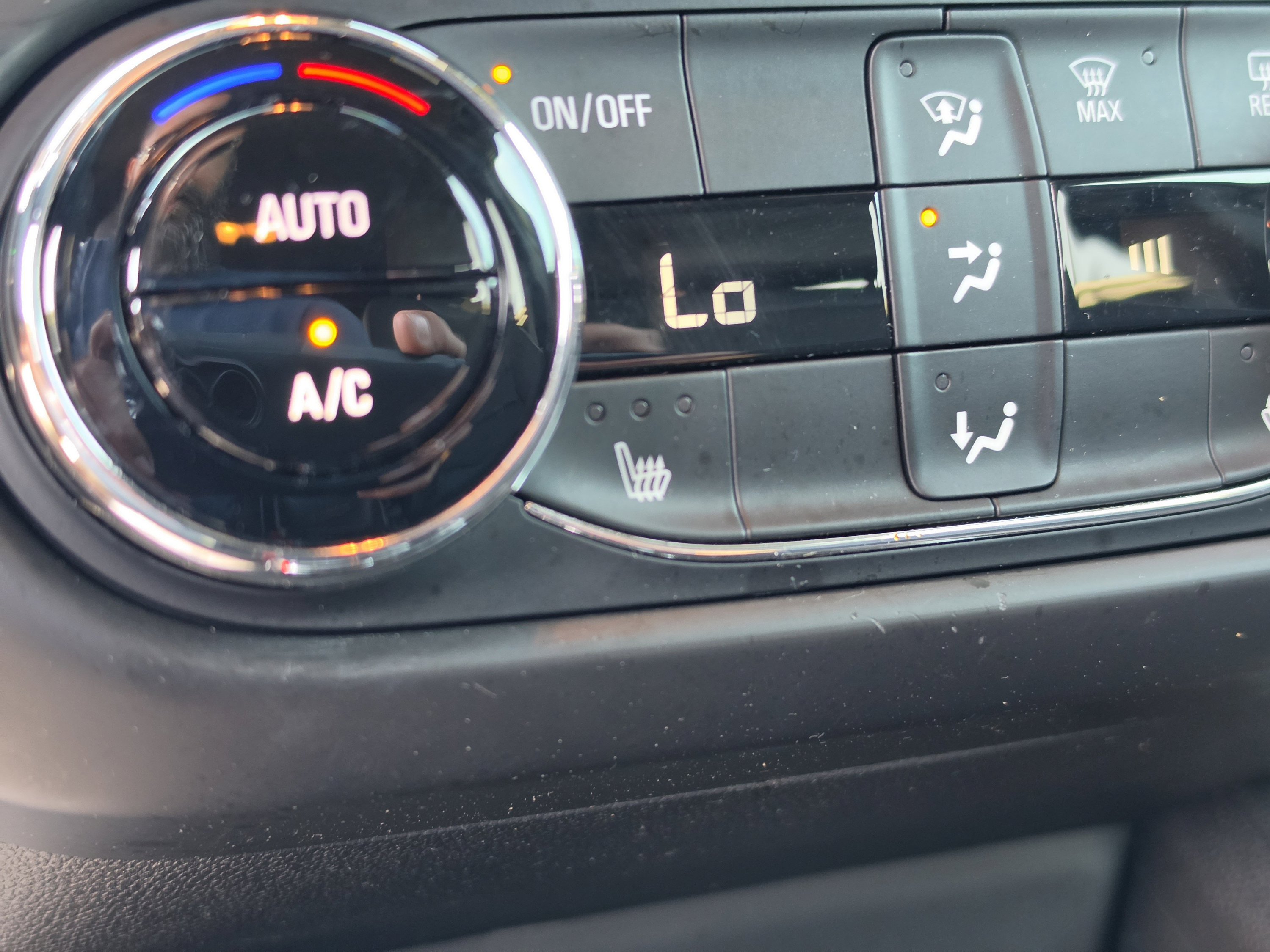Used 2023 Chevrolet TrailBlazer RS w/ Convenience Package FWD image 29