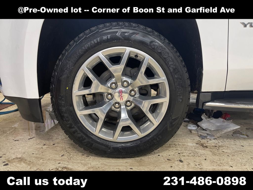 Used 2018 GMC Yukon SLE w/ SLE Value Package image 11