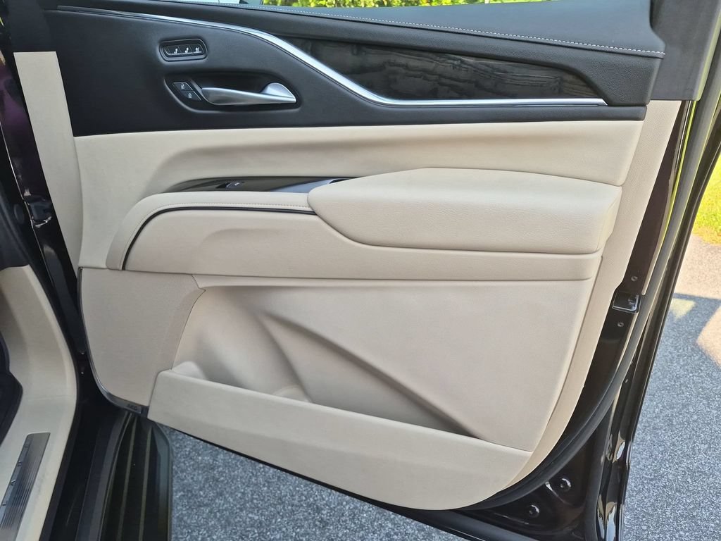 Certified 2024 Cadillac Escalade Premium Luxury RWD image 33