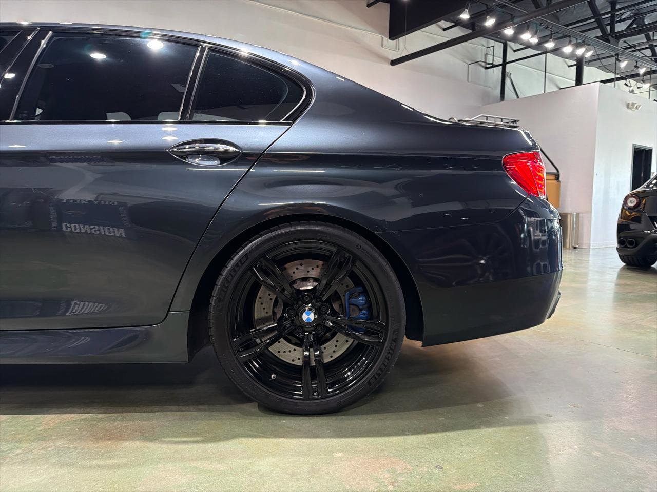 Used 2016 BMW M5 RWD image 5