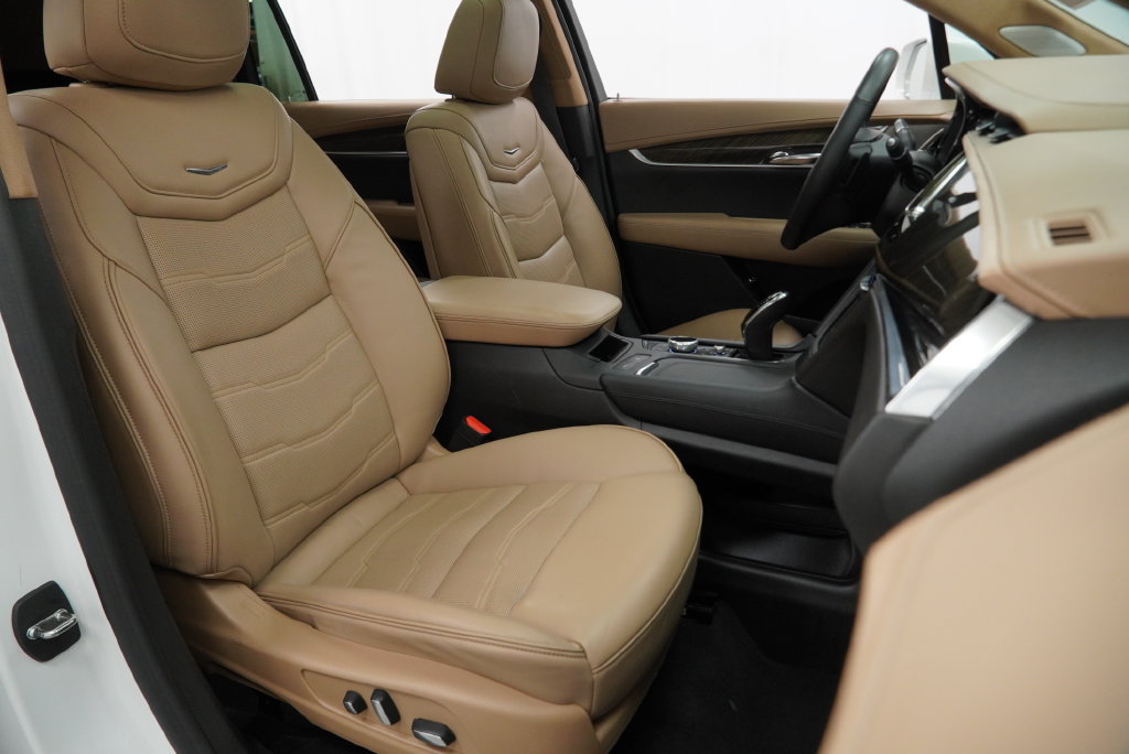 Used 2020 Cadillac XT6 Premium Luxury w/ Platinum Package FWD image 41