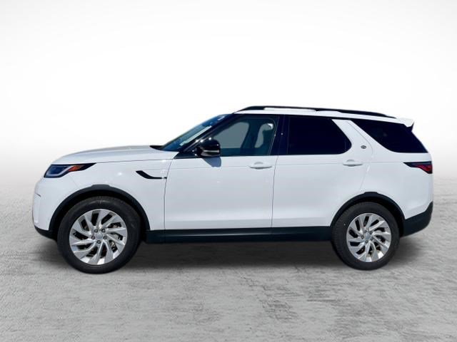 Certified 2024 Land Rover Discovery S image 8