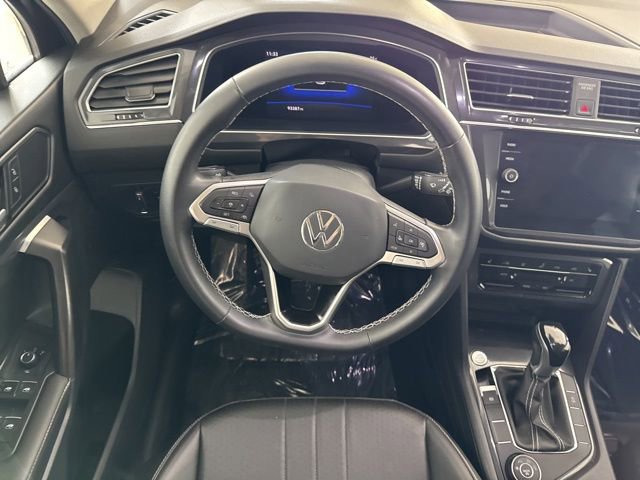 Used 2022 Volkswagen Tiguan SE AWD/4WD image 24