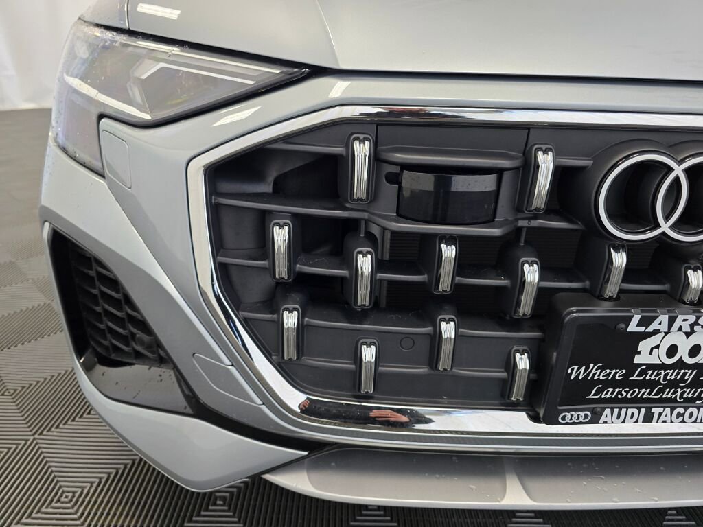Used 2024 Audi Q8 Prestige w/ Prestige Package image 28