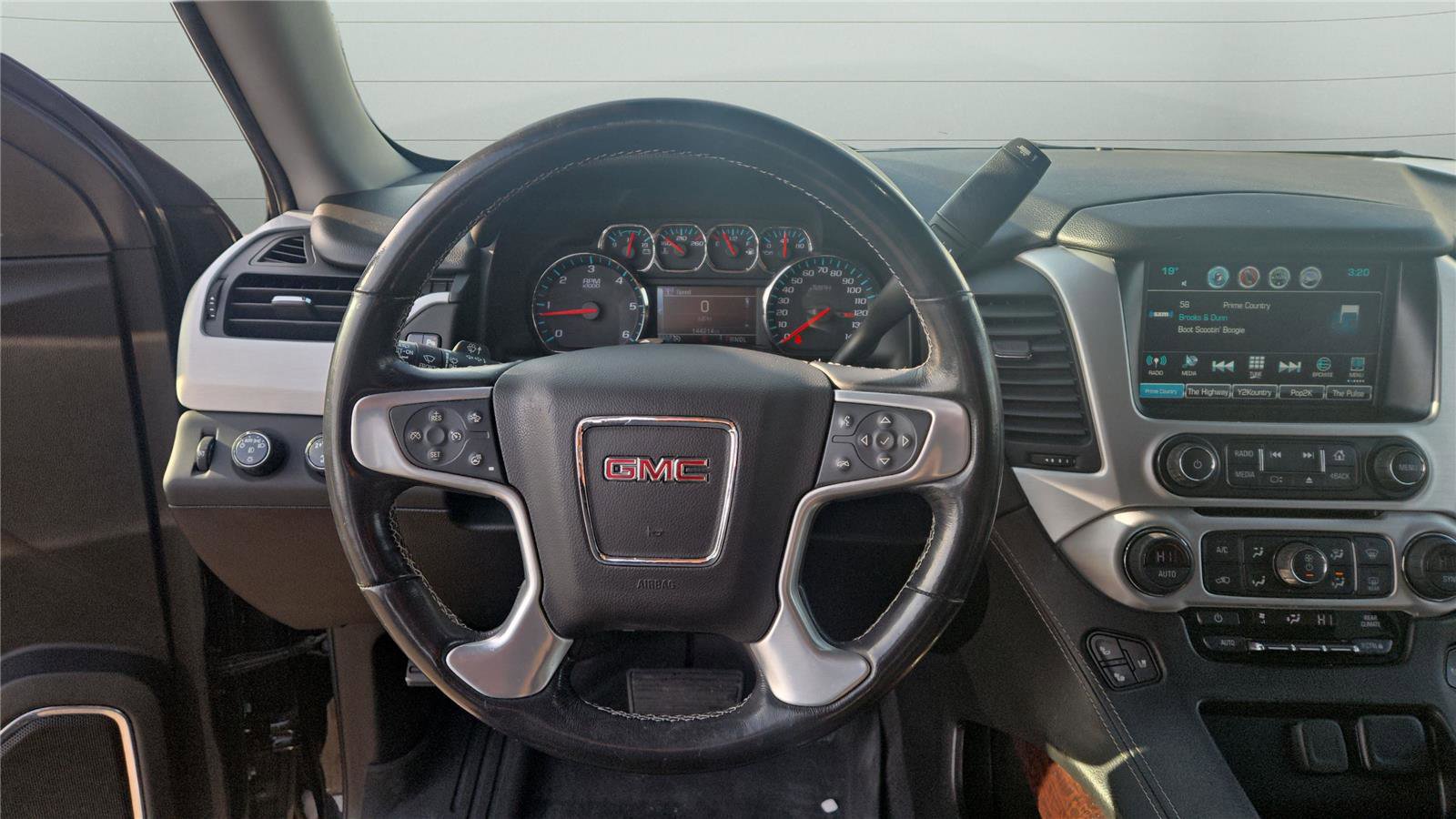Used 2019 GMC Yukon SLT image 12