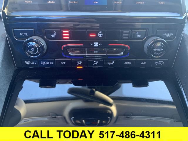 Used 2023 Jeep Grand Cherokee Limited image 18