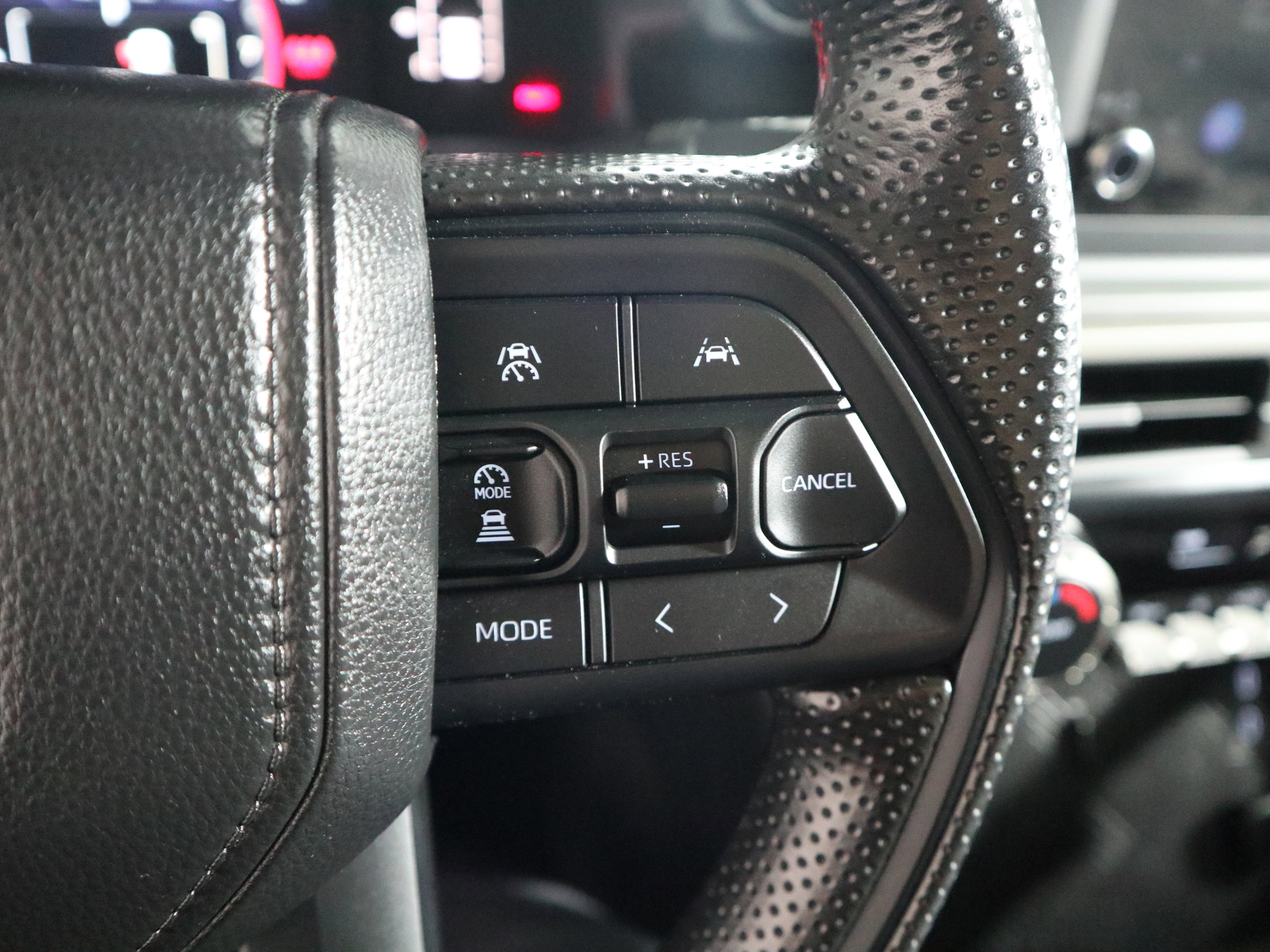 Used 2025 Toyota Tacoma SR5 AWD/4WD image 28