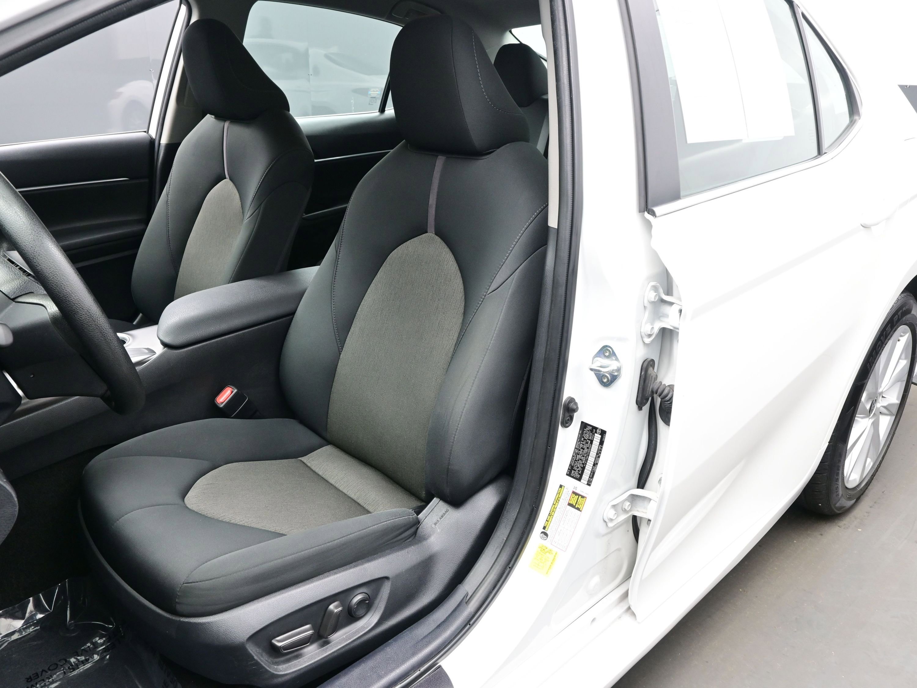 Used 2024 Toyota Camry LE image 12