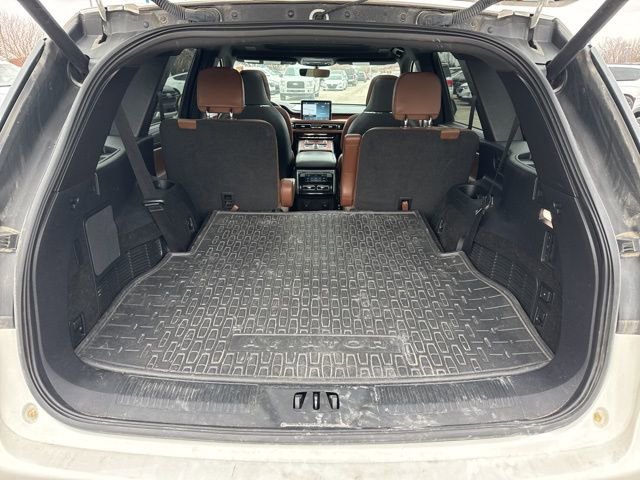 Used 2022 Lincoln Aviator Reserve w/ Equipment Group 201A image 11