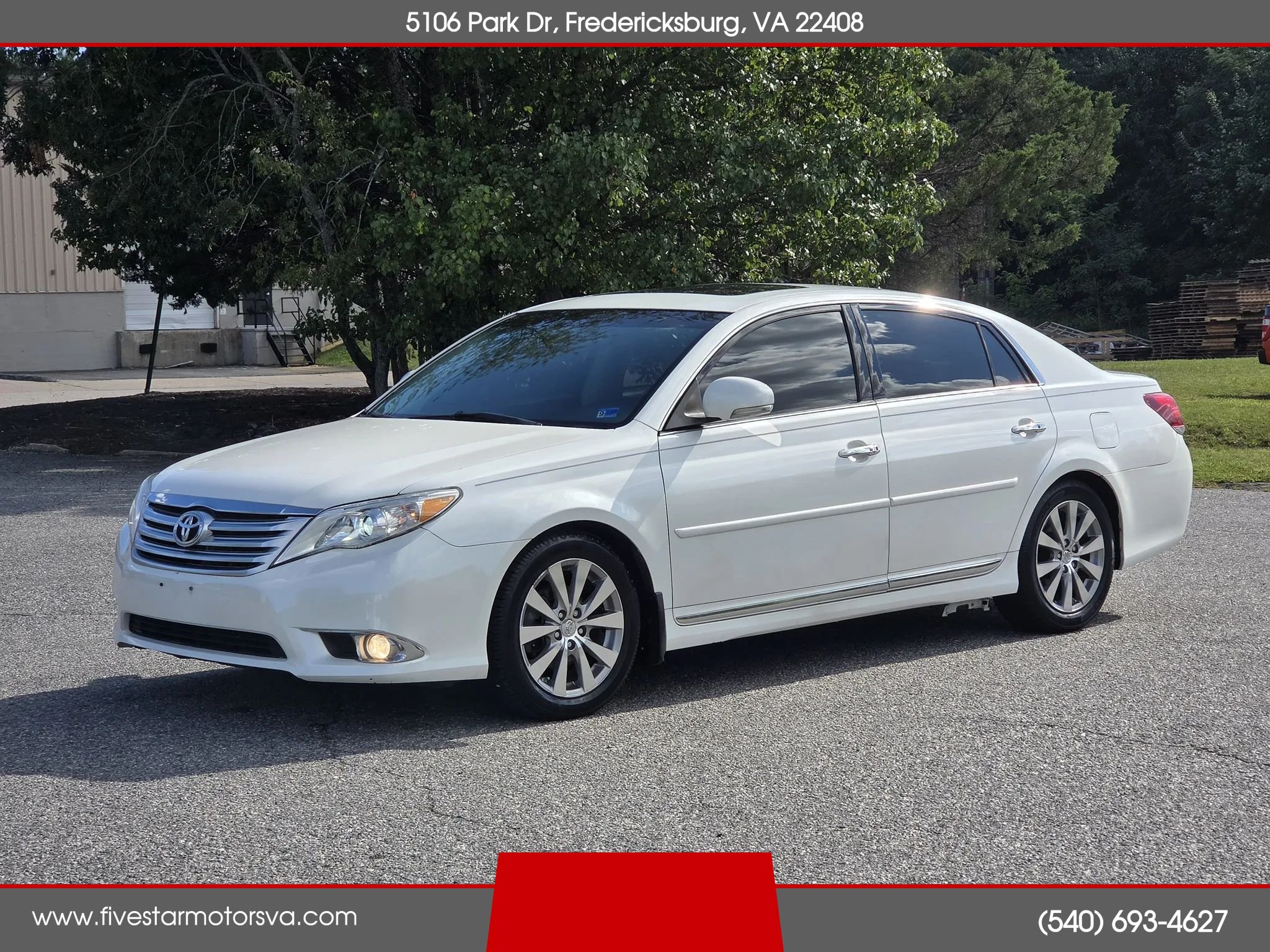Used 2011 Toyota Avalon Limited FWD image 1