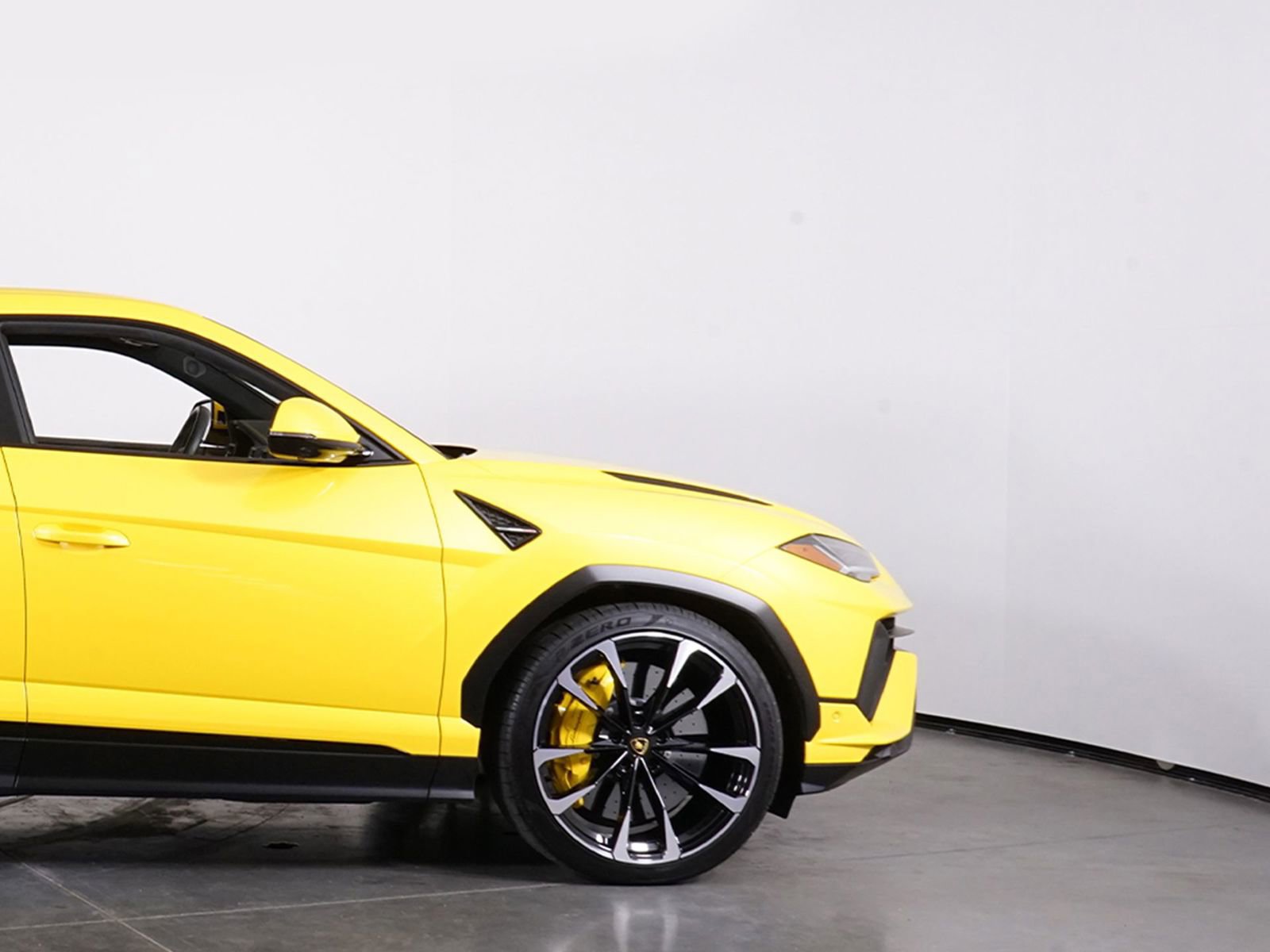 Used 2023 Lamborghini Urus S image 15