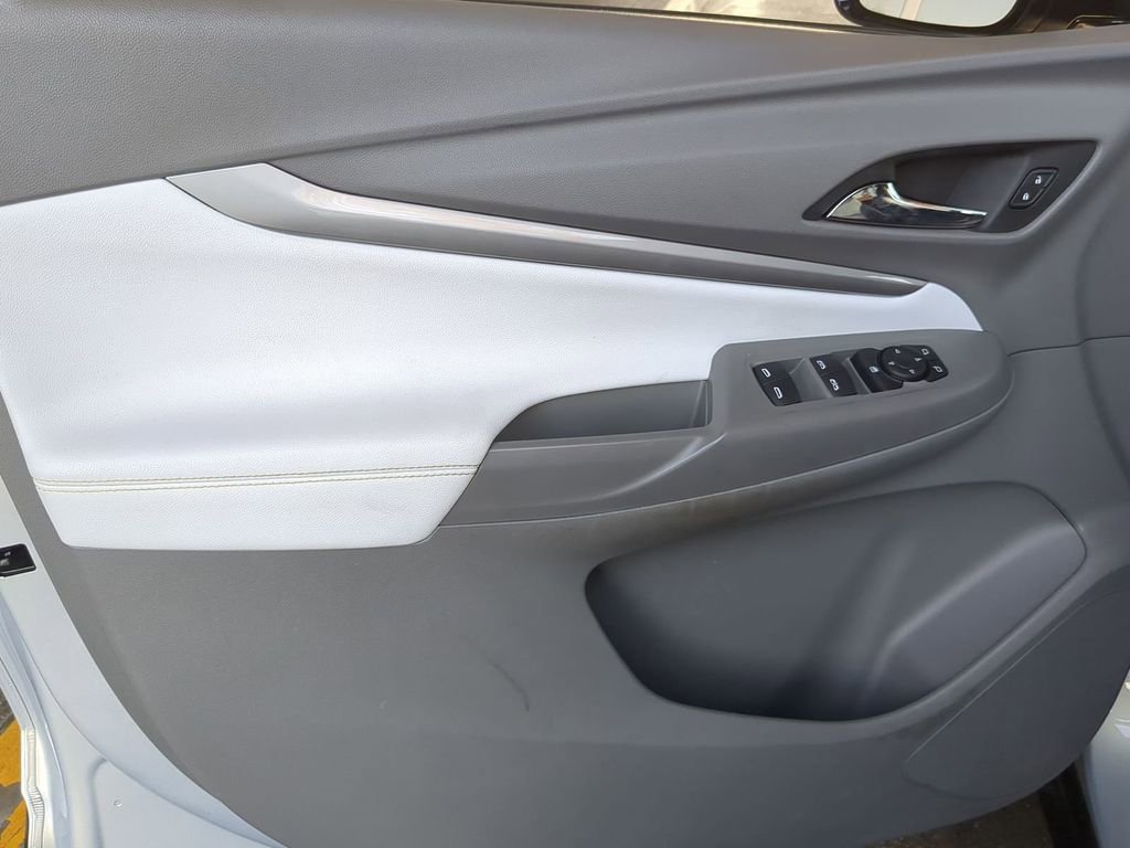 Used 2022 Chevrolet Bolt EUV Premier image 19