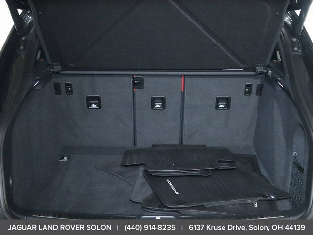Used 2023 Porsche Macan AWD/4WD image 36