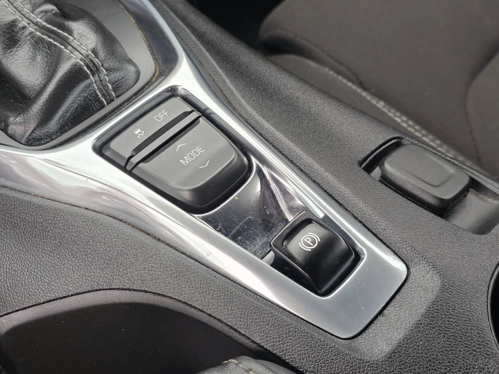 Used 2019 Chevrolet Camaro LT RWD image 30