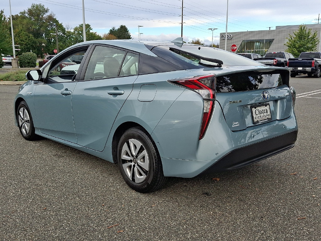 Used 2018 Toyota Prius Four w/ Advanced Technology Package FWD image 7